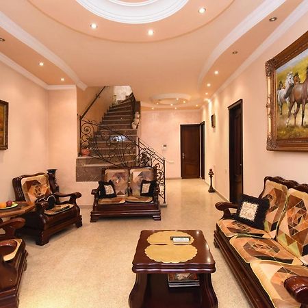 Guest House เยเรวาน ภายนอก รูปภาพ