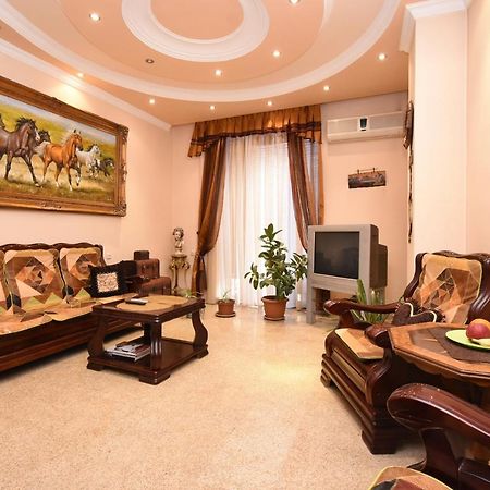 Guest House เยเรวาน ภายนอก รูปภาพ