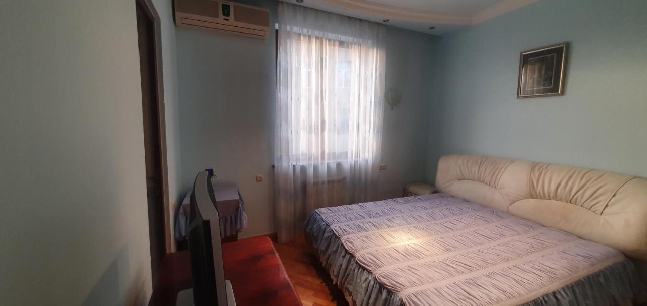 Guest House เยเรวาน ภายนอก รูปภาพ
