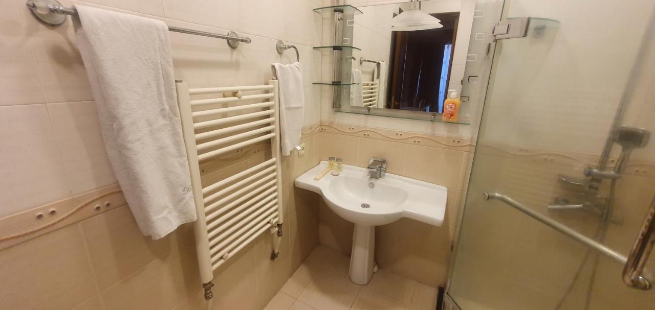 Guest House เยเรวาน ภายนอก รูปภาพ