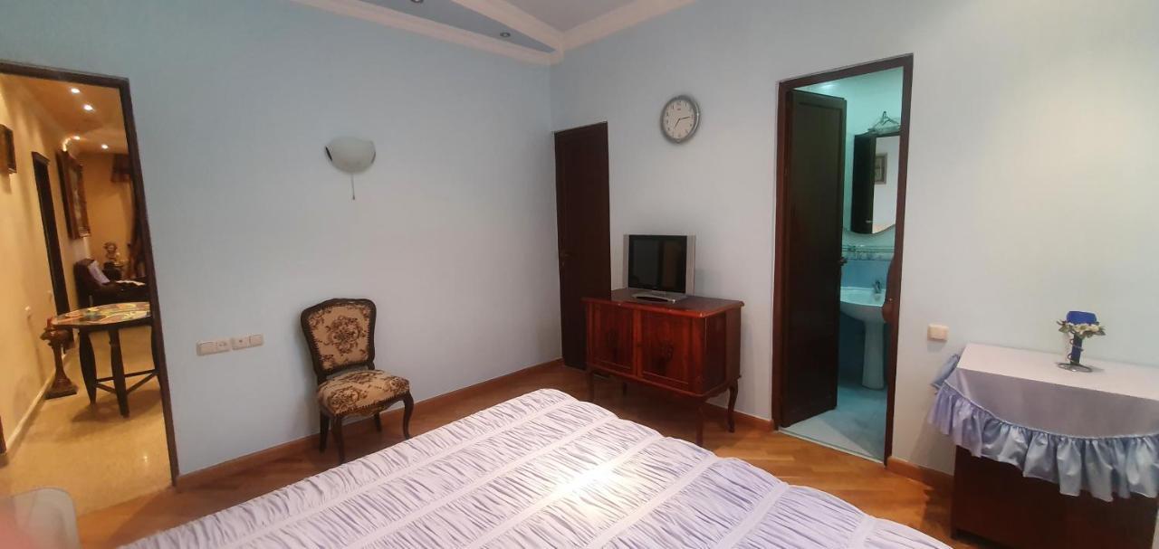 Guest House เยเรวาน ภายนอก รูปภาพ