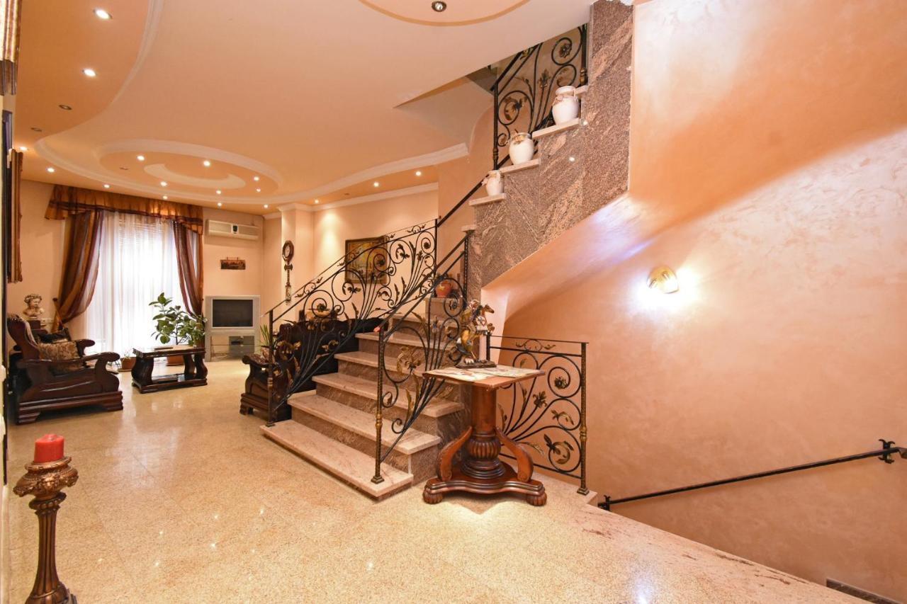 Guest House เยเรวาน ภายนอก รูปภาพ