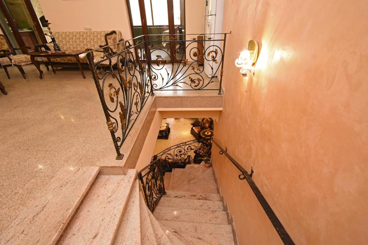Guest House เยเรวาน ภายนอก รูปภาพ