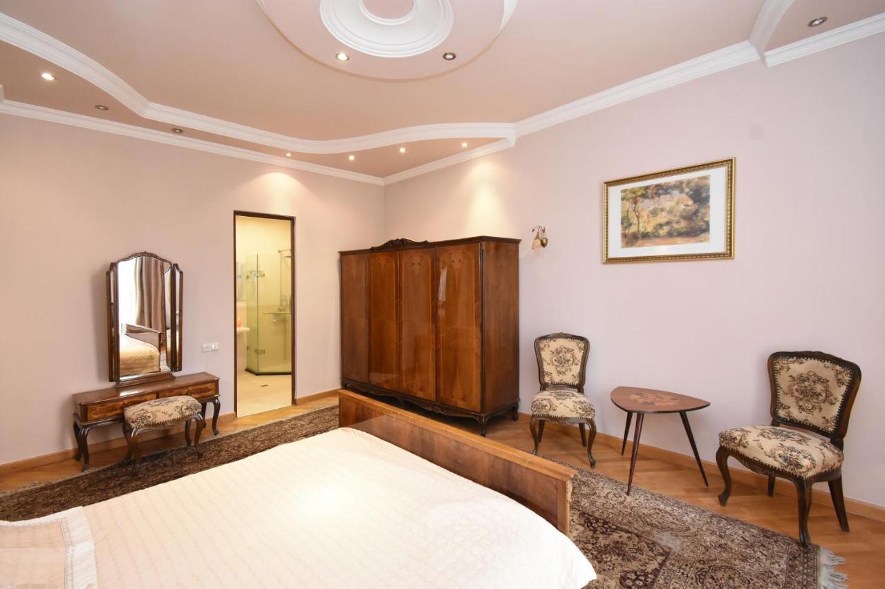 Guest House เยเรวาน ภายนอก รูปภาพ