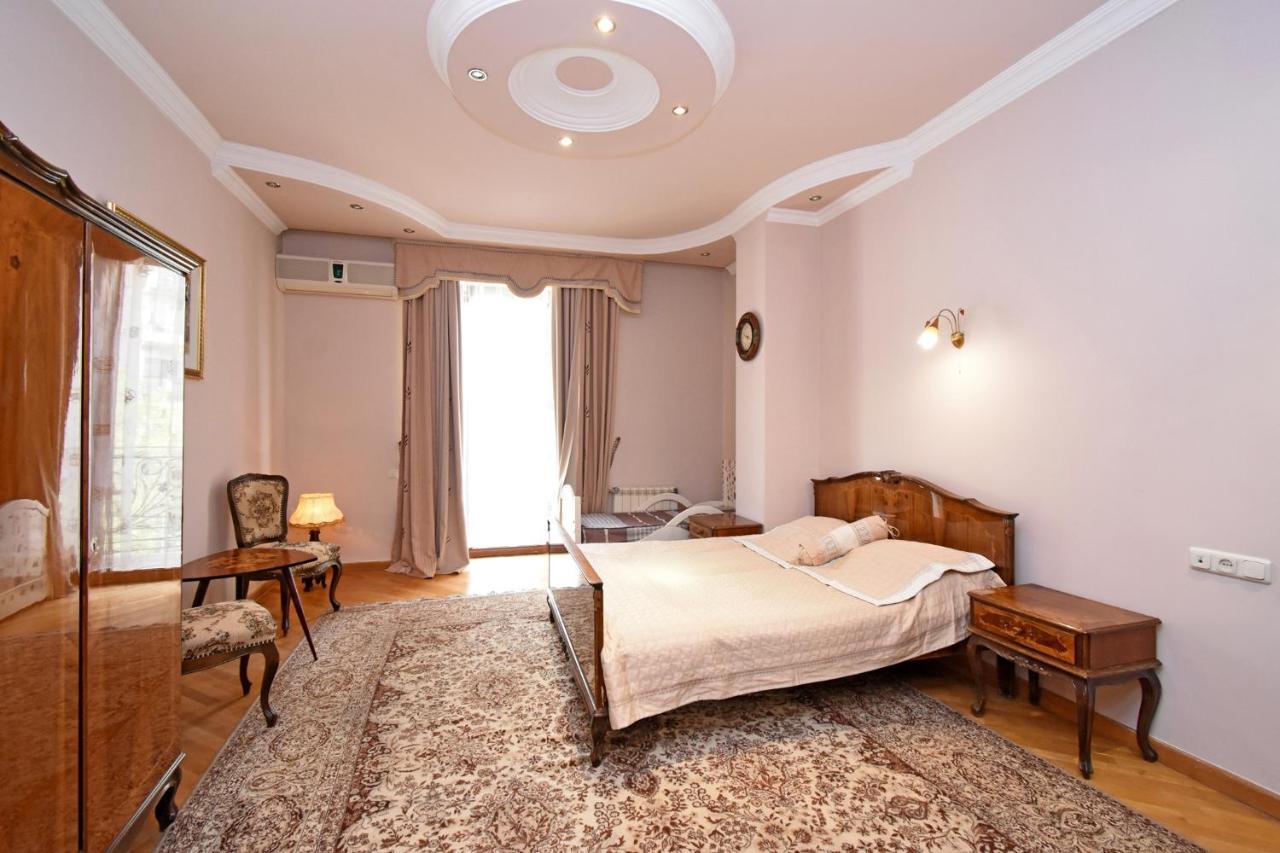Guest House เยเรวาน ภายนอก รูปภาพ